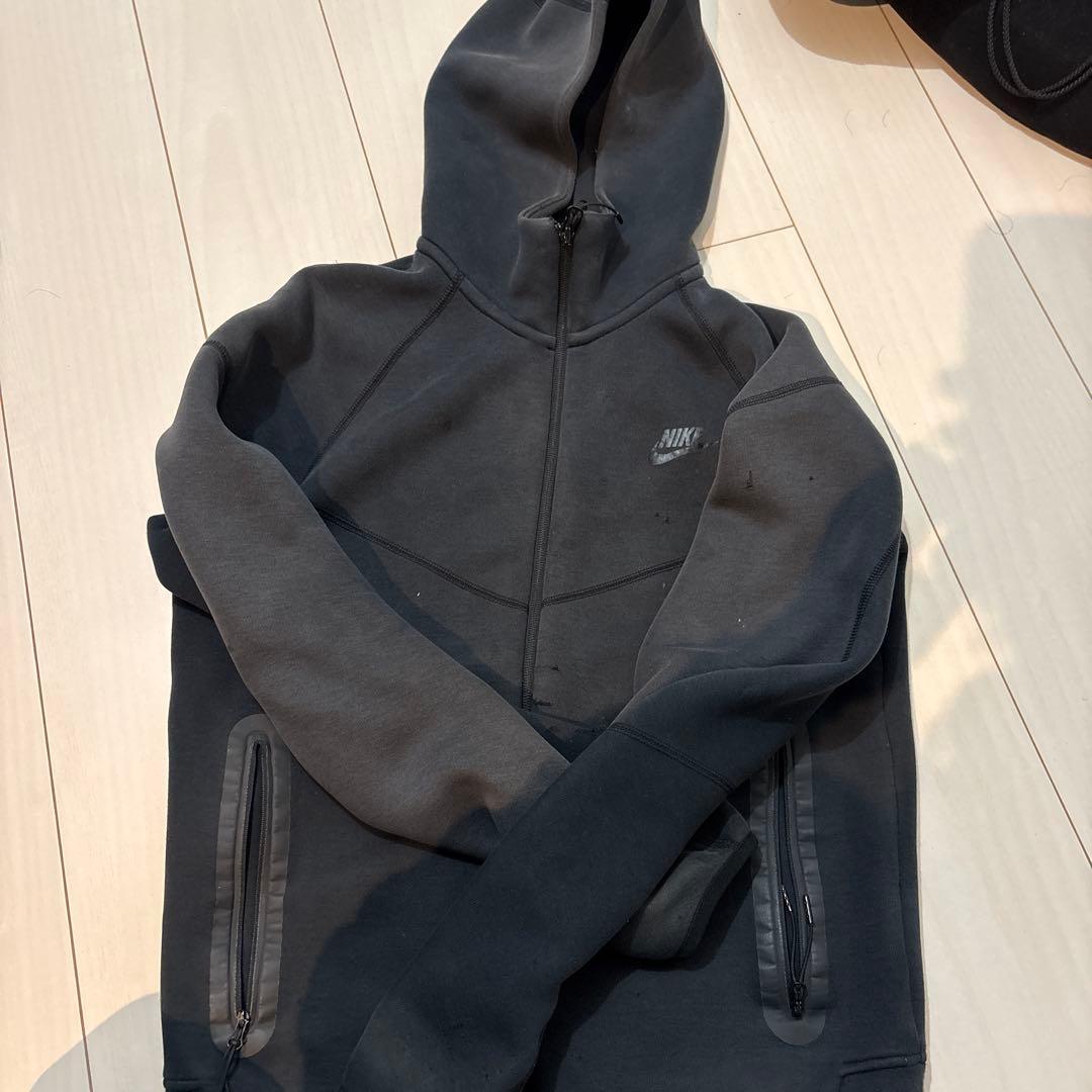 Nike テックフリース黒Sサイズ