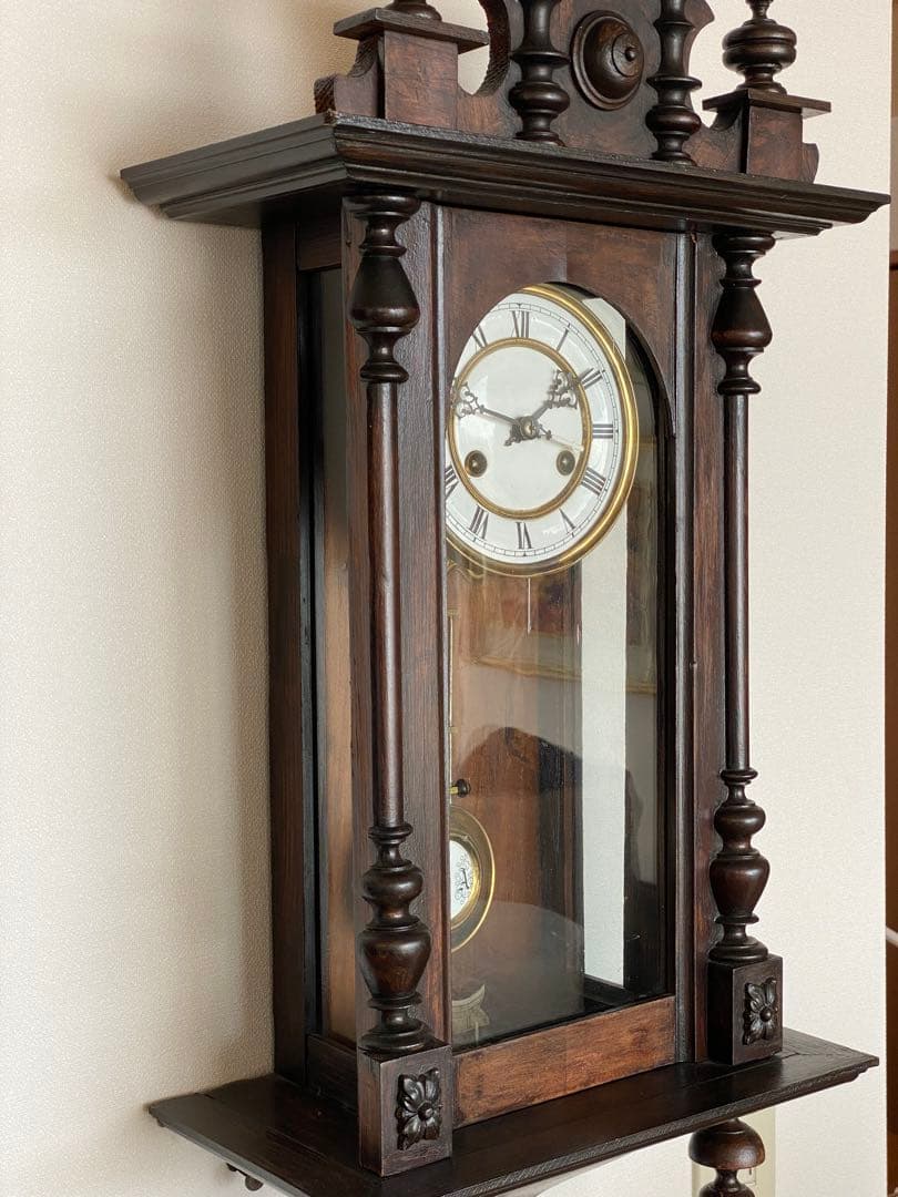 古い掛時計（機械式）