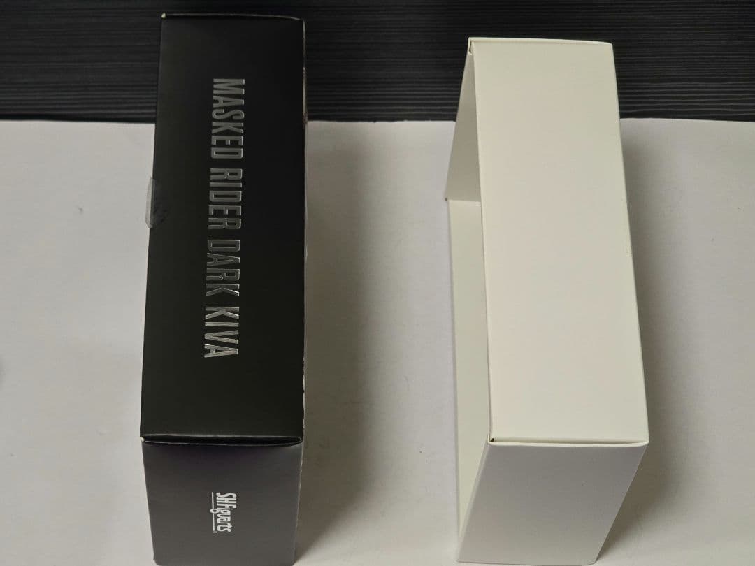 S.H.Figuarts 真骨彫製法 仮面ライダーダークキバ