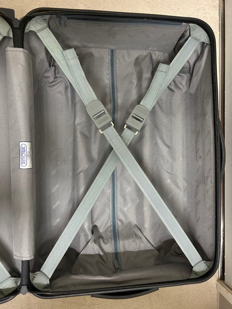 リモワ サルサ 35L 機内持ち込み 2輪 TSAロック マットブラック