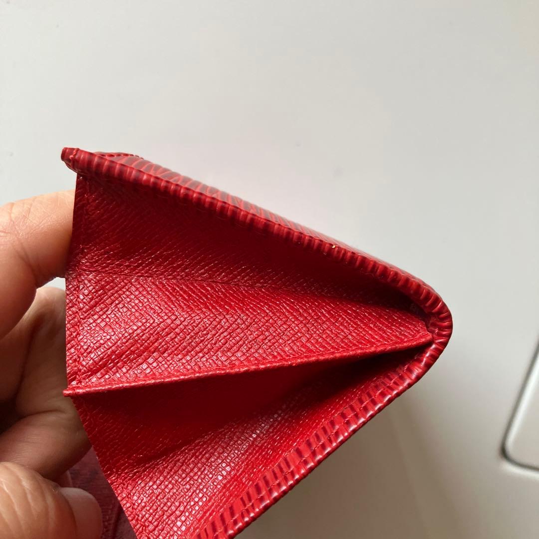 Louis Vuitton エピレザー 二つ折り財布 レッド