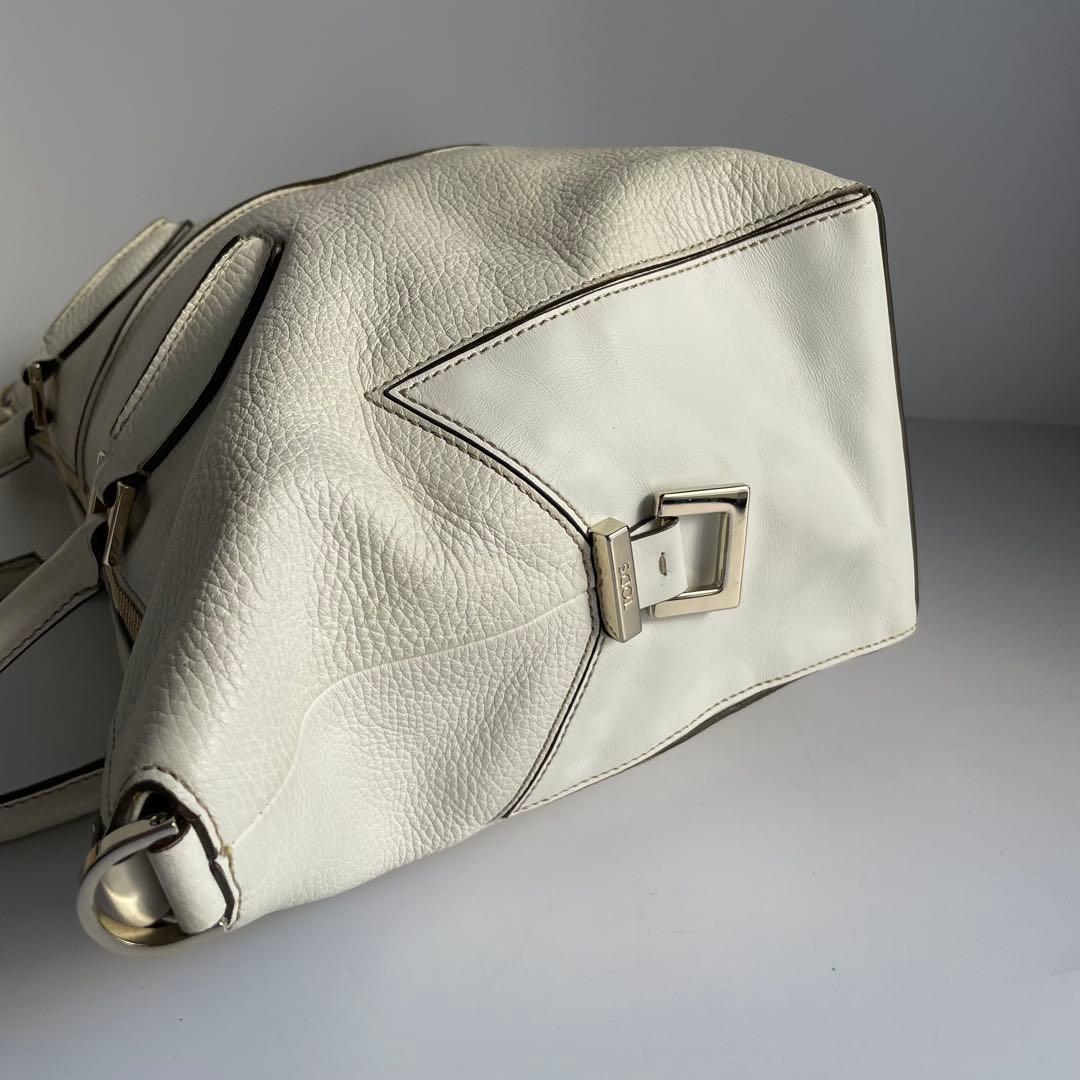 ✨未使用級✨　TOD’s dキューブ　バッグ　ショルダー　　レザー