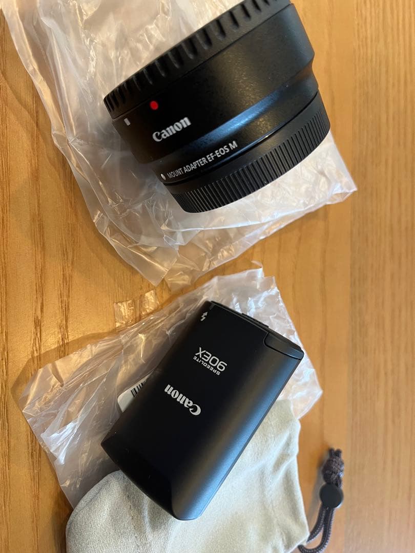 【美品】EOS M2 ダブルズームキット　EF-Mレンズ付　付属品全てあり