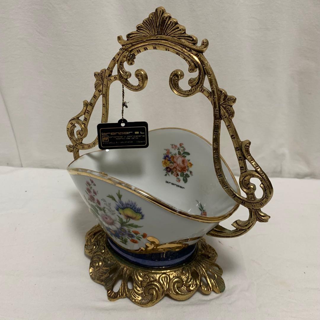 ブロンポール（Bronpor）装飾用ポーセリンバスケット 金メッキフレーム付き