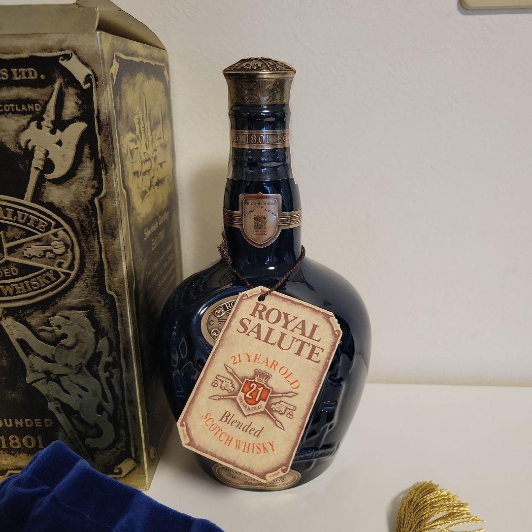 シーバスリーガル ロイヤルサルート　21年 青 陶器ボトル