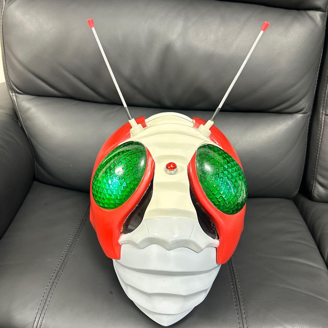 仮面ライダーV3 1/1スケール　マスク　発光あり　レトロ
