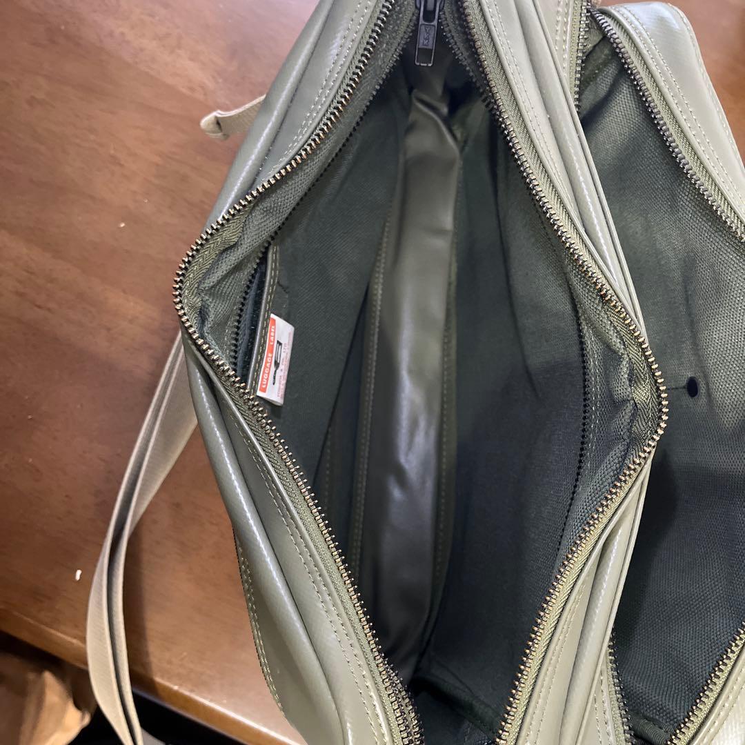 ラゲージレーベルビジネスバッグとショルダーバッグ