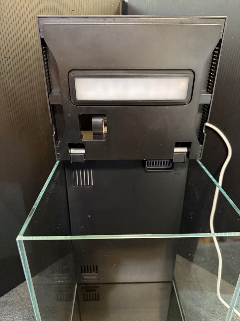 スマート水槽　アプリ制御