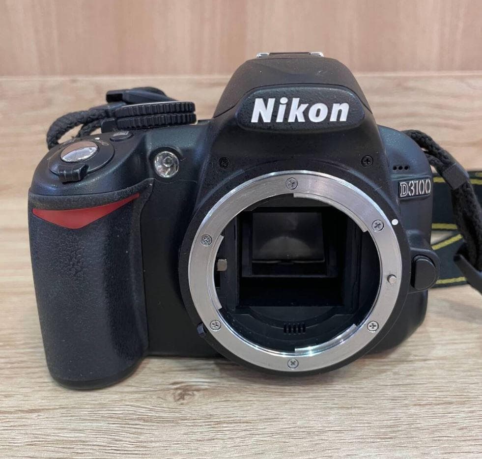 完動品✨ ニコン D3100 18-55mm セット 一眼レフ デジカメ