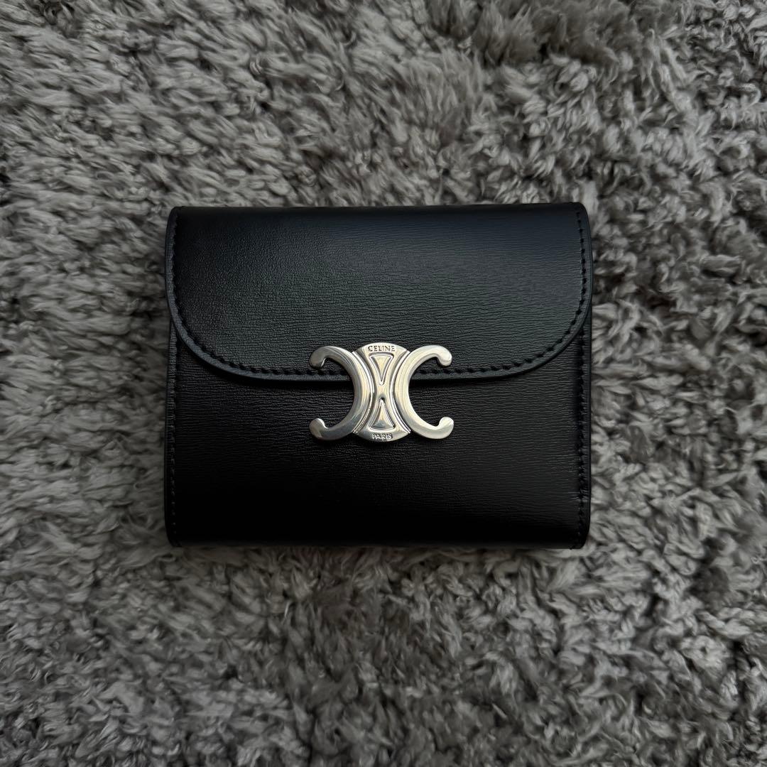CELINEスモール フラップウォレット トリオンフ / シャイニーカーフスキン