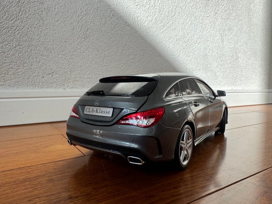 ノレブ　メルセデス・ベンツ CLA シューティングブレーク　1/18