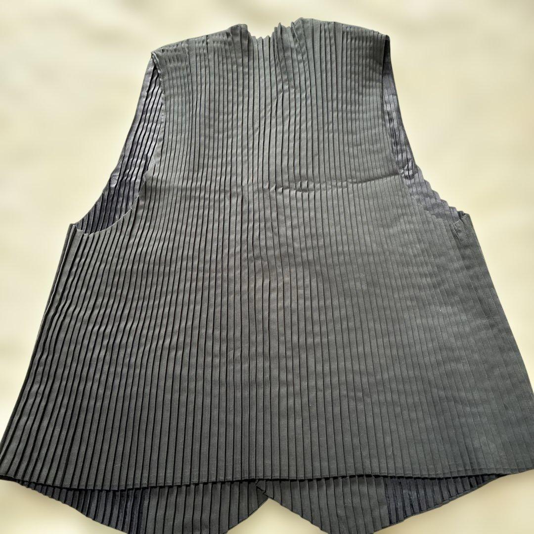 ISSEY MIYAKE プリーツベスト　 BLACK ポケット付　サイズXL