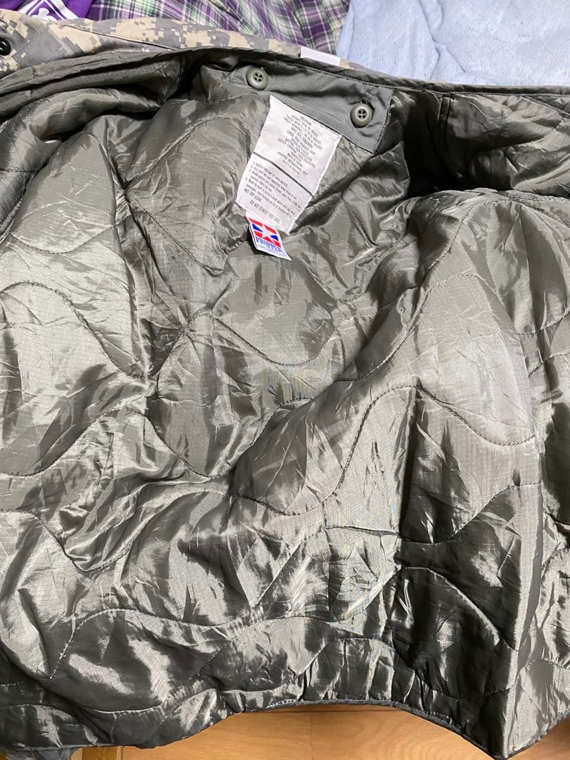 デジタル迷彩のジャケット