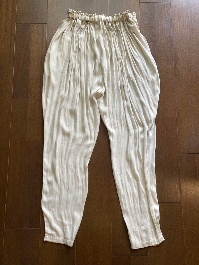 FUMIE TANAKA フミエタナカ　夏物サルエルパンツ　ベージュ