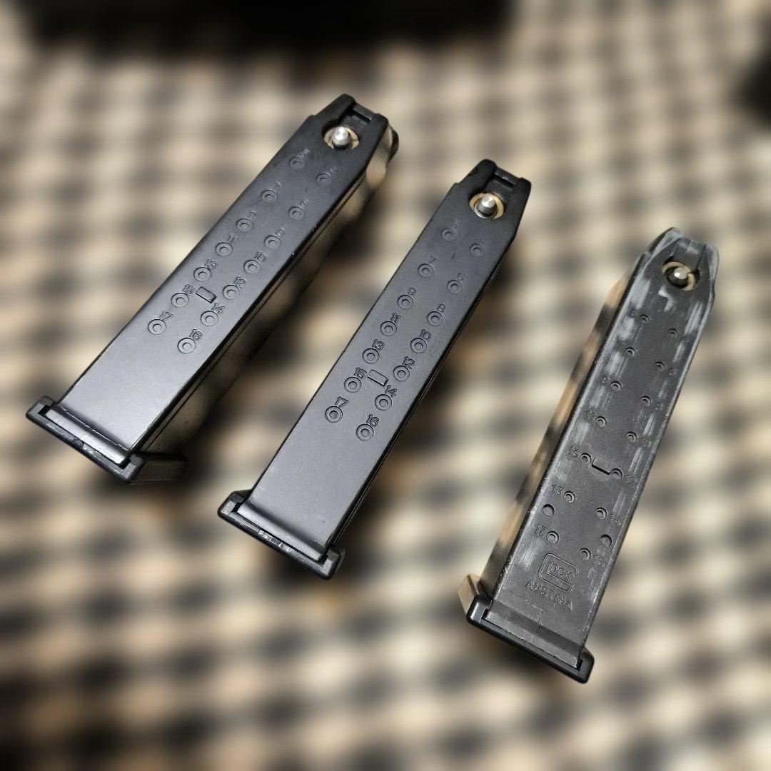 東京マルイ製　グロック18C　ガスブローバック　予備マグ　ホルスターセット