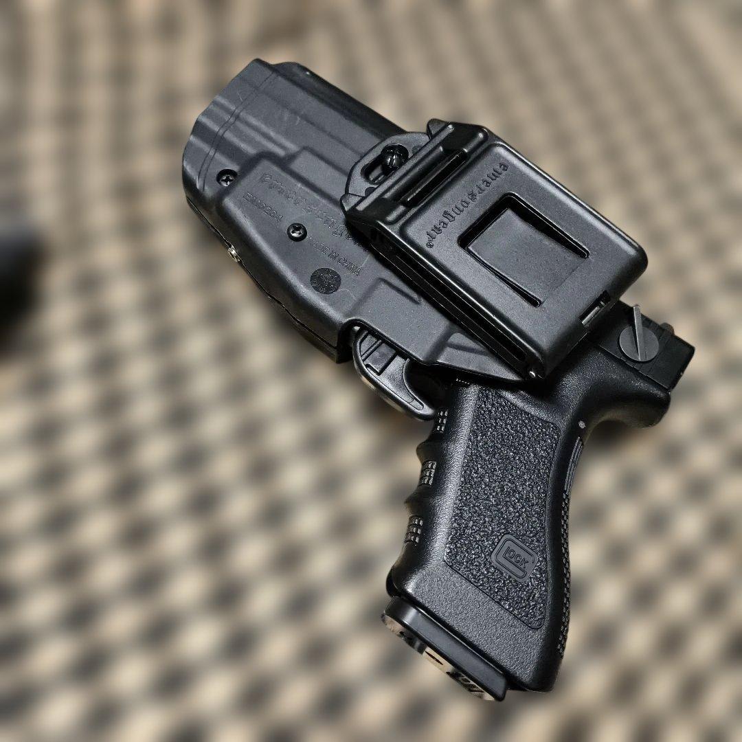 東京マルイ製　グロック18C　ガスブローバック　予備マグ　ホルスターセット