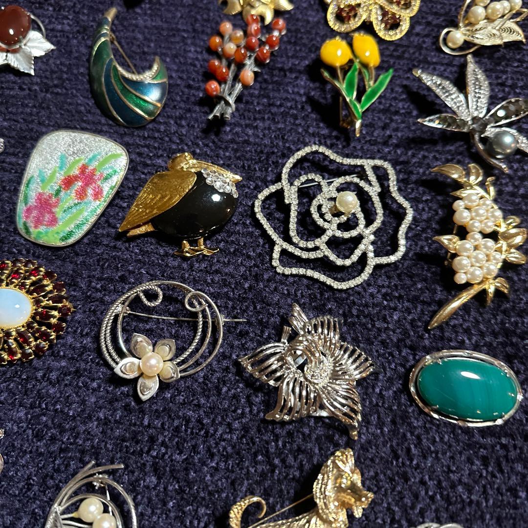 【vintage】ブローチセット 多様なデザイン　130点以上