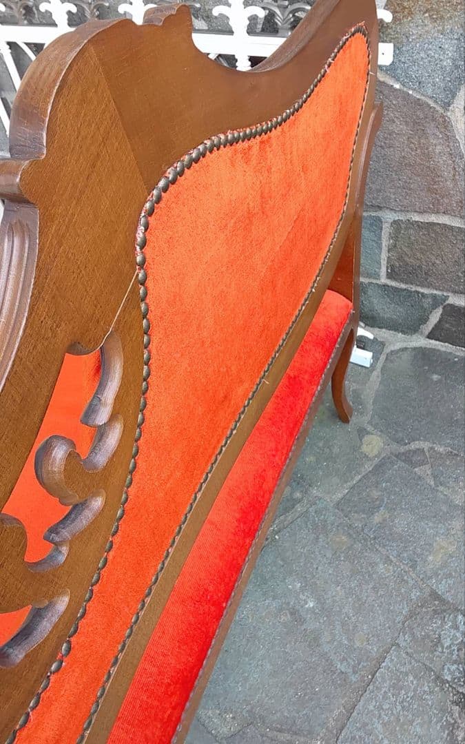 イギリスアンティーク ビクトリアンスタイル オレンジベルベットソファ