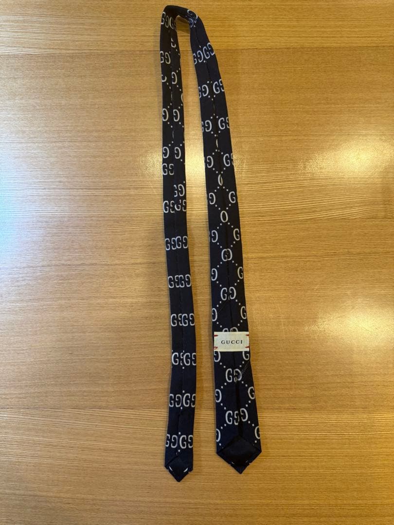 グッチキッズネクタイ　Mサイズ
