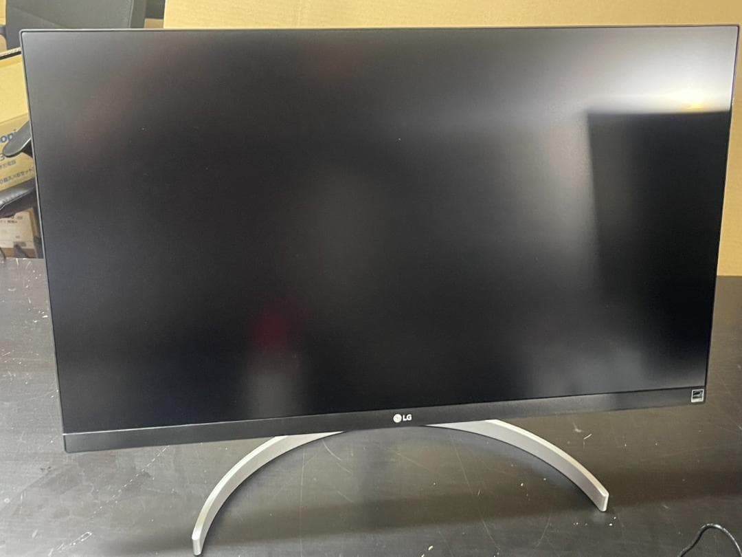 LG 27UK850-W 27インチ 4Kモニター