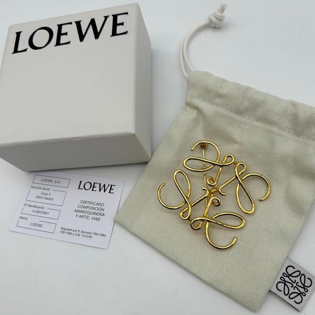 【新品 正規品】LOEWE ロエベ アナグラム ロゴ ブローチ ゴールド