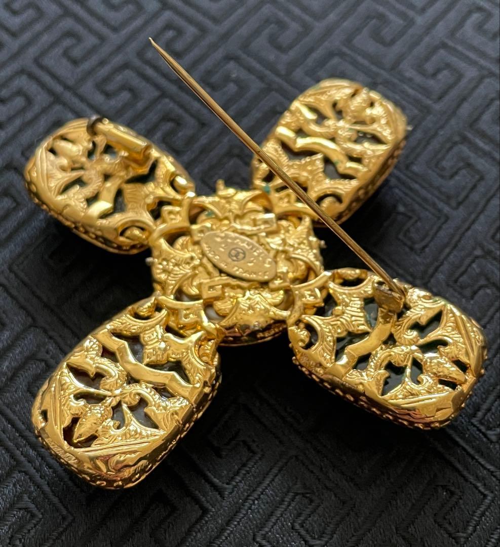 a*e様 CHANEL シャネル 23 グリポア フェイクパール　ブローチ