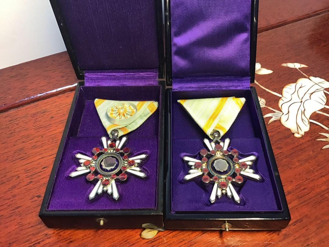 勲四等瑞宝章 勲五等瑞宝章 2点まとめて 勲章　記章 徽章 旧日本軍 元箱付き