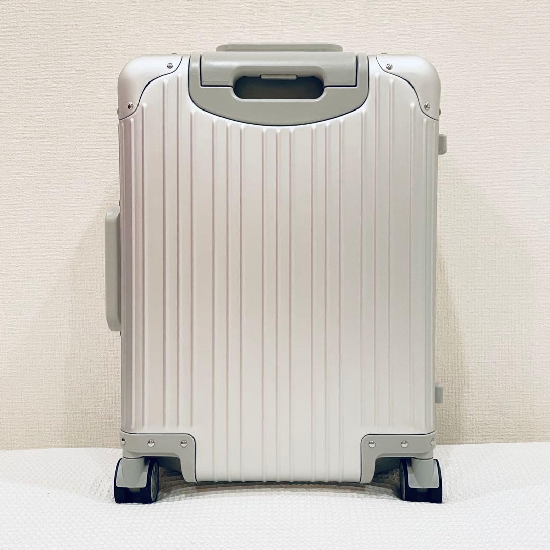 メルセデス・ベンツ　アルミ　スーツケース　キャリーケース　32L 4輪　未使用