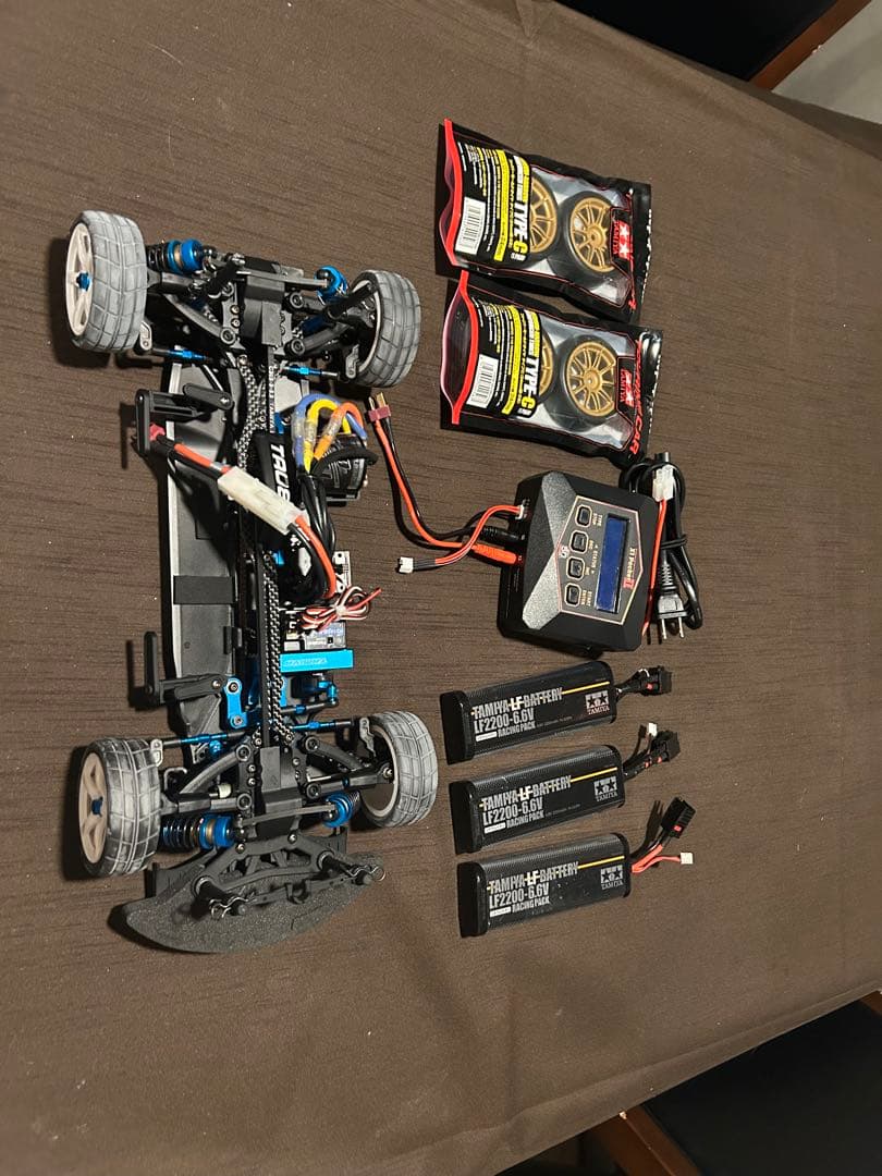 TA08 Rラジコンカー 本体 充電器付き