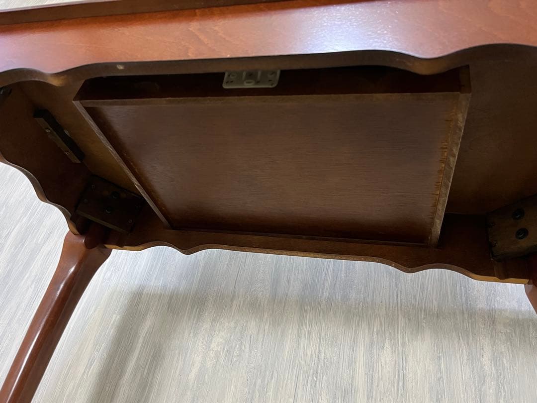 クラシックブラウンドレッサー・鏡付き