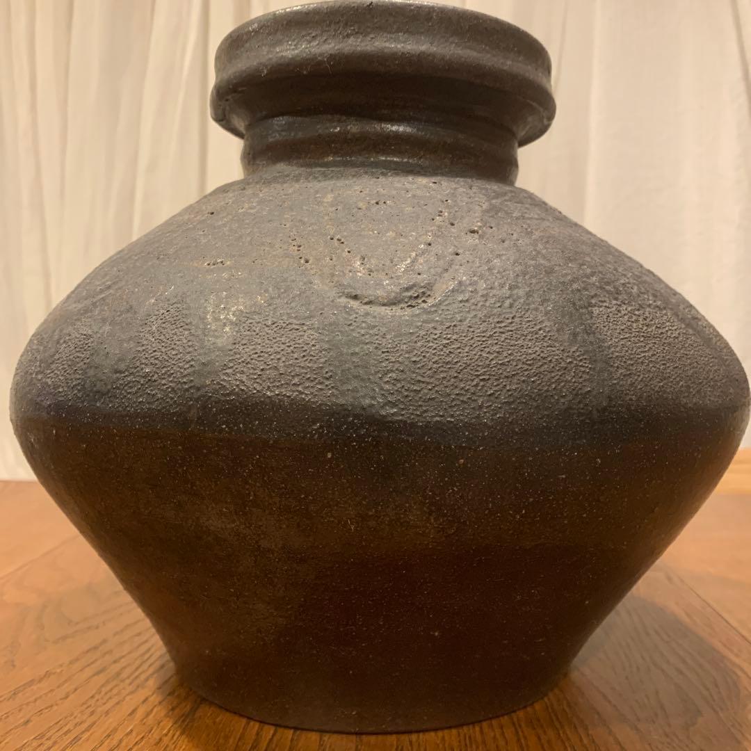 アンティーク　　壺　黒色 陶器 壺型