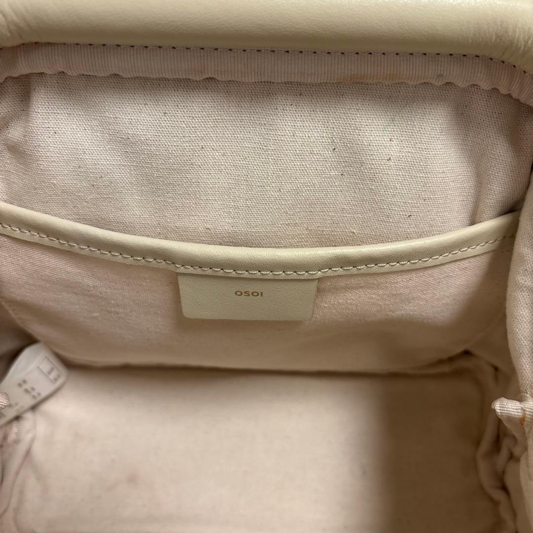 OSOI アイボリー ショルダーバッグ