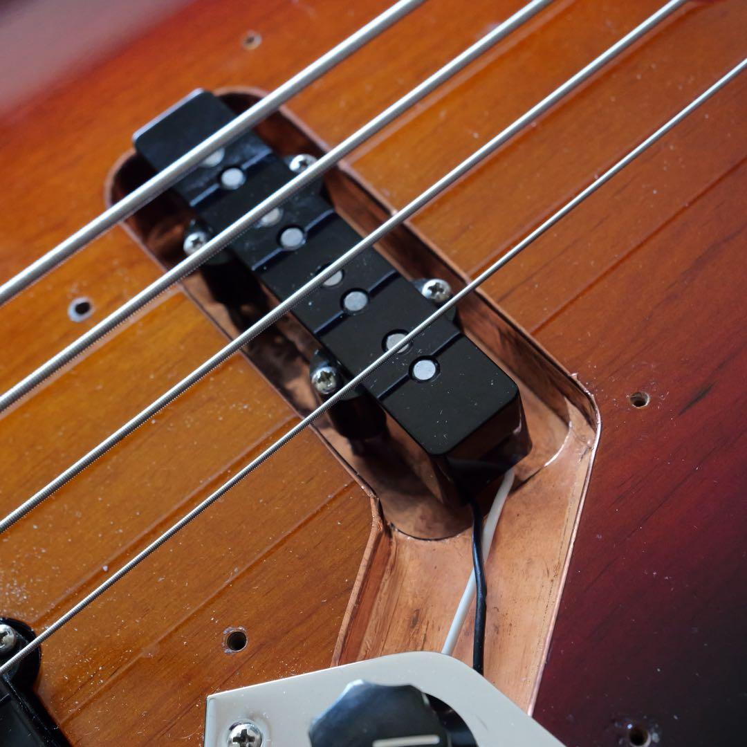 ベース Fender American Professional II JazzBass