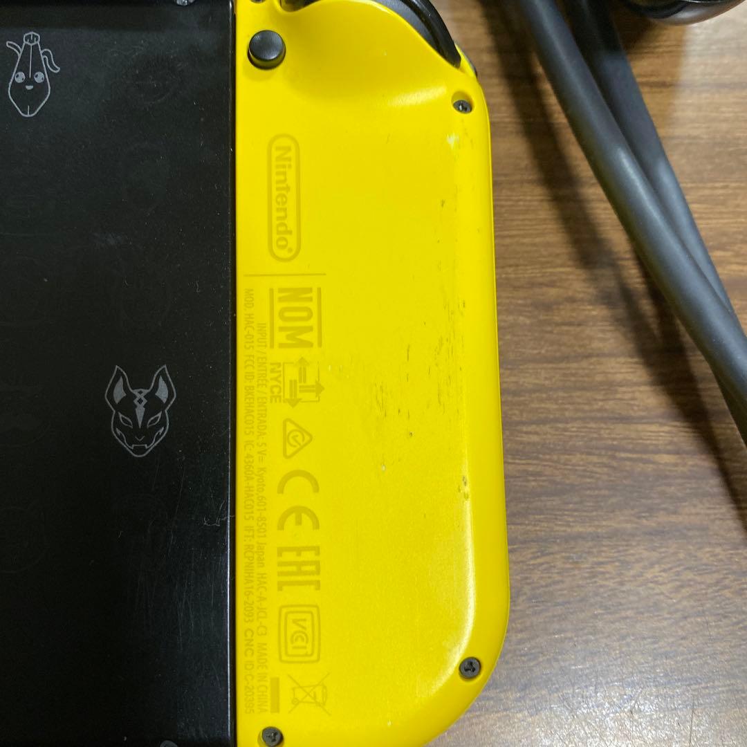 Nintendo Switch 青/黄 キャラクター柄 本体　フォートナイト