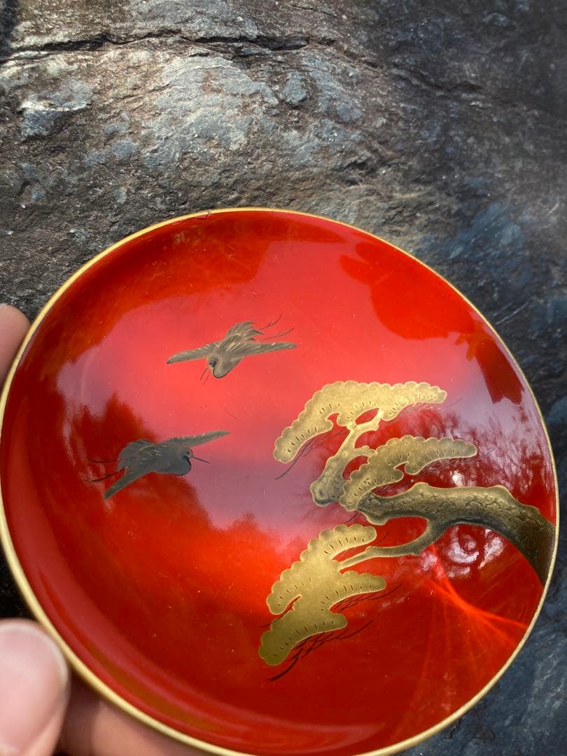 京都の美しいヴィンテージ品　昭和8年　漆器セット 鶴　盃　金箔装飾　正月　大晦日