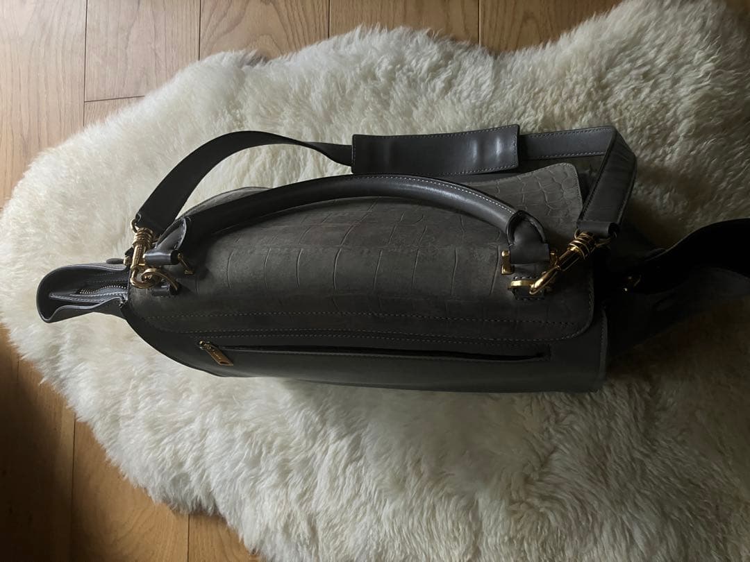 CELINE セリーヌ 型押し トラペーズ ミディアム グレー ゴールド金具