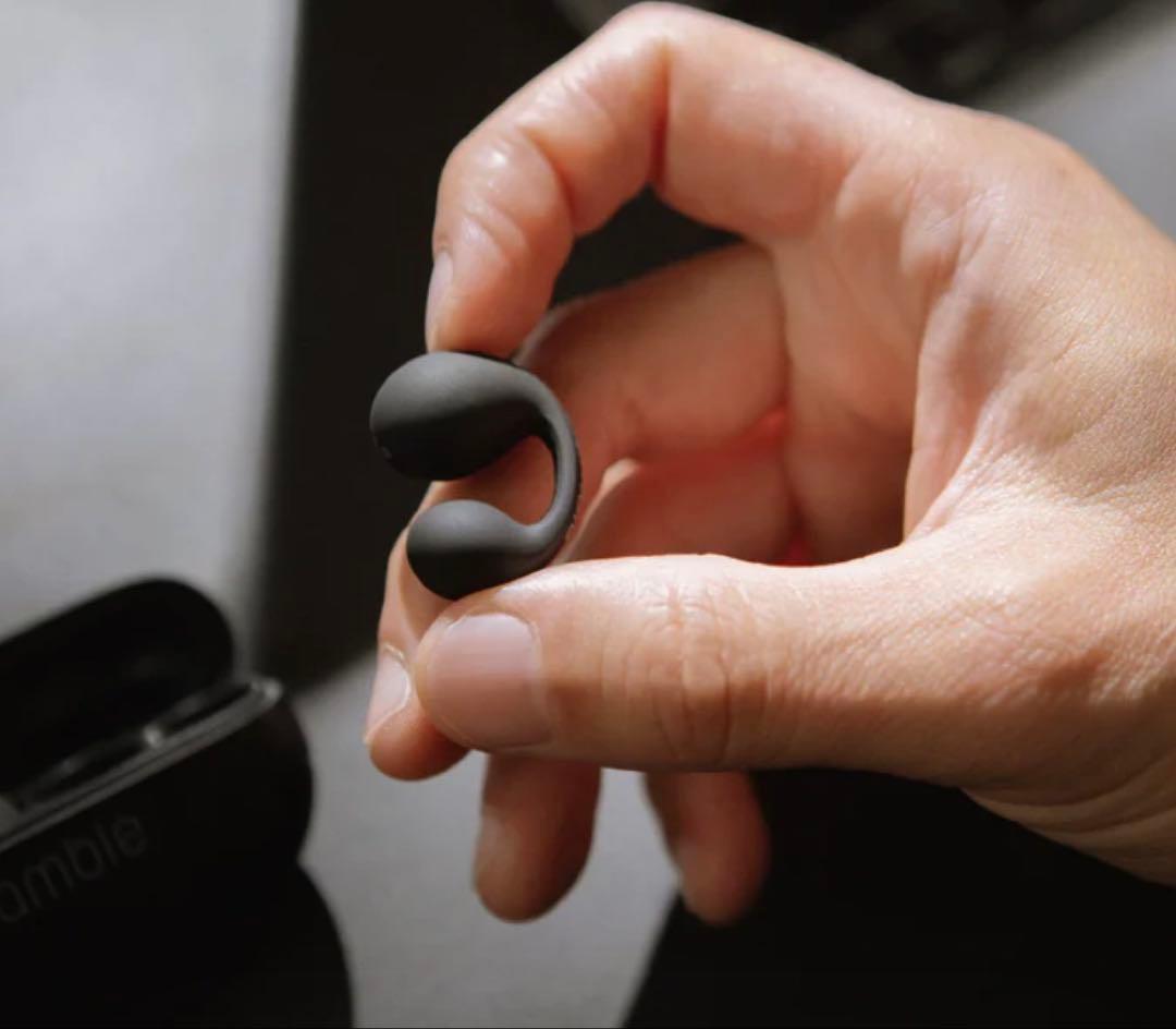 ambie イヤホン 新品未使用