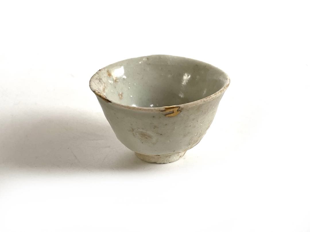 骨董　アンティーク　初期伊万里　白磁　盃　酒器　ぐい呑　猪口　発掘　金継ぎ