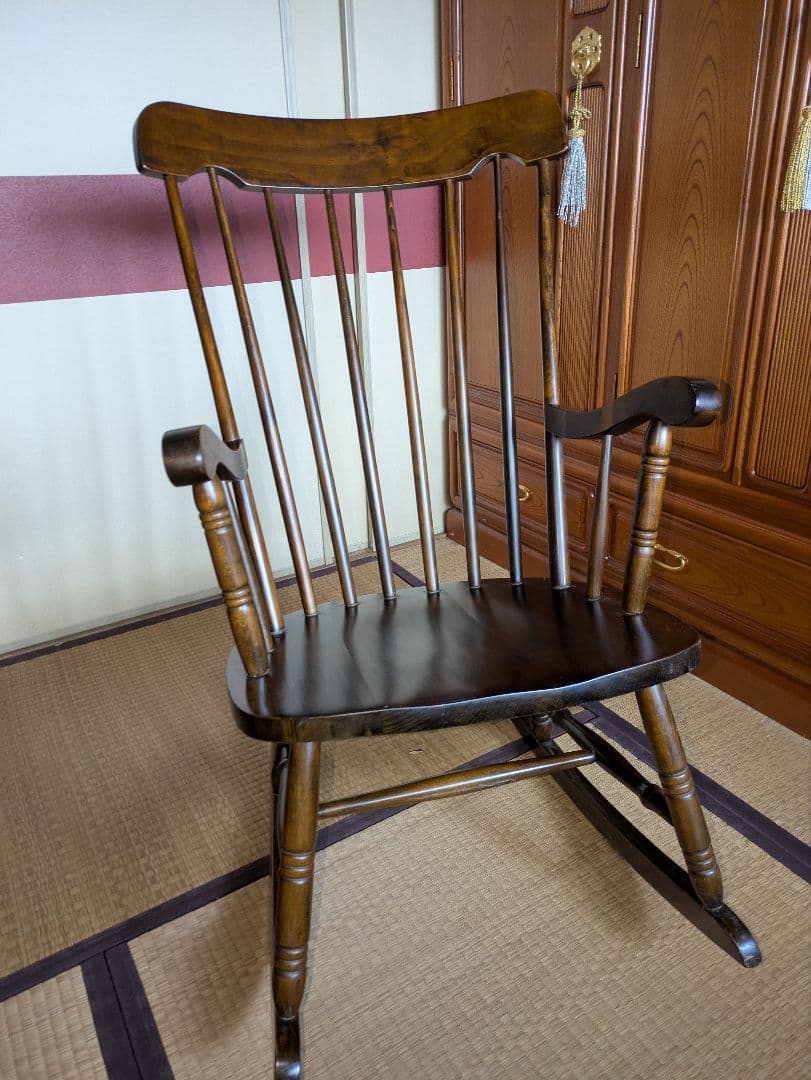 木製ロッキングチェア クラシックデザイン