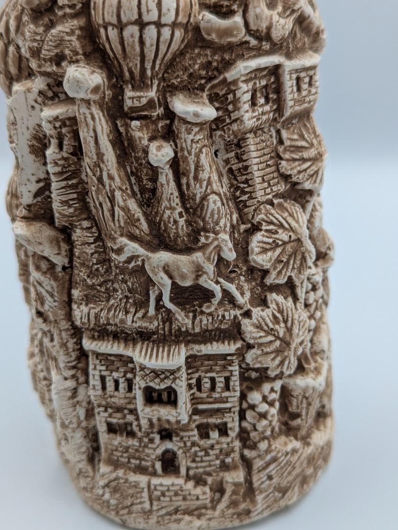 トルコ世界遺産カッパドキア彫刻ワイン中味入り未開封高さ20cm直径8cm