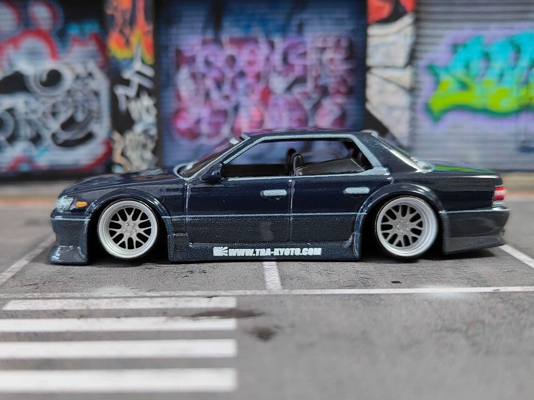 ホットウィールカスタム 日産 ローレル c33 フルエアロ☆深リム☆トミカ改造