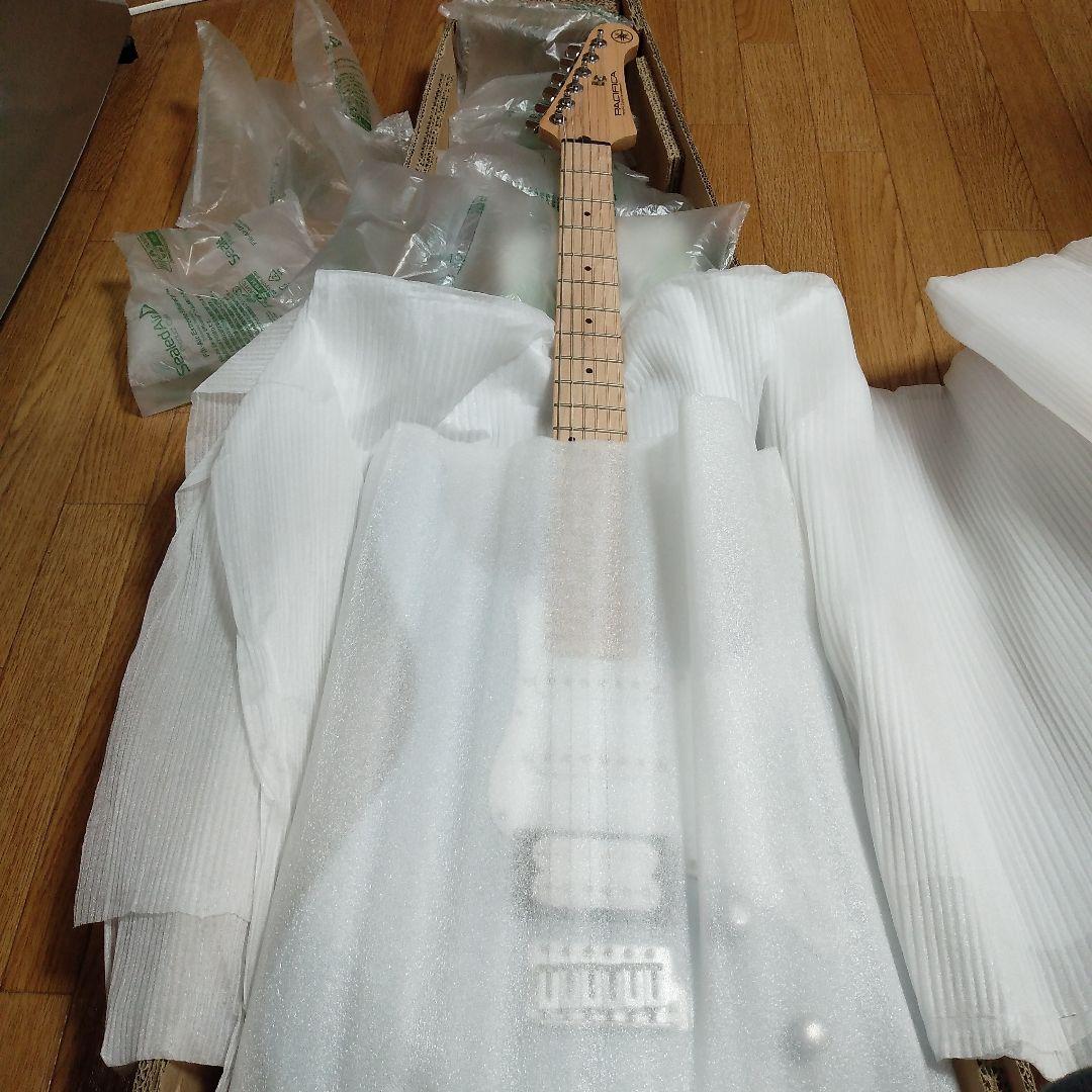 YAMAHA PACIFICA エレキギター　本体、お手入れセット