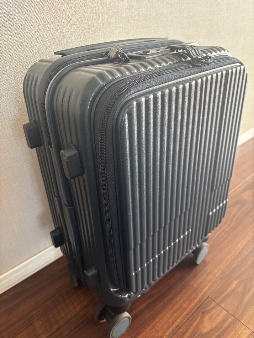 イノベーターINV50 38L小型キャリーケース　スーツケース