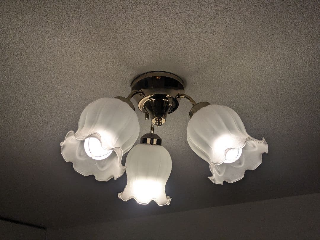 7/22処分 すずらん 鈴蘭 モチーフのライト