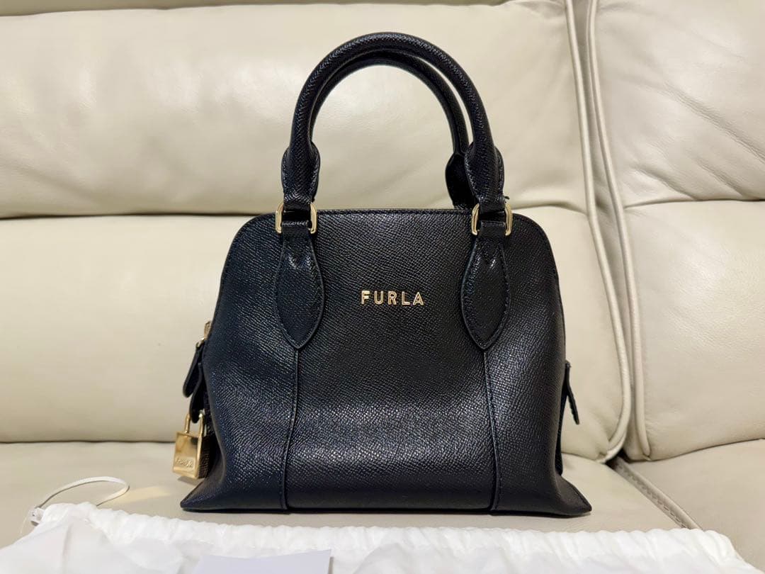 フルラFURLAヴィットリアドームS黒ブラック2wayハンド斜めがけ