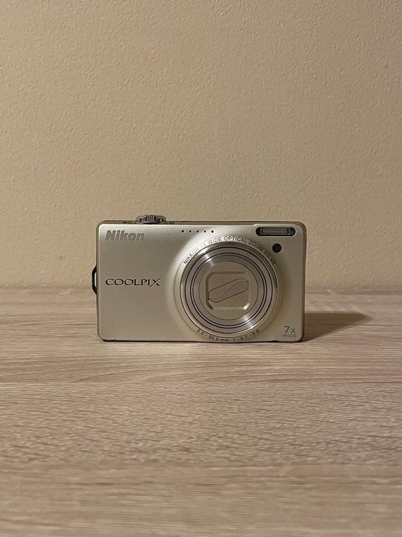 Nikon coolpix s6000 コンパクトデジタルカメラ　コンデジ