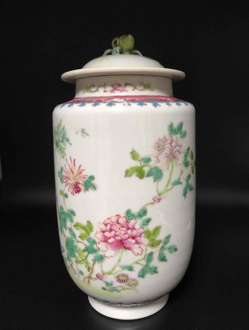 民国時代　洪憲年製　粉彩吉祥花桃紋花瓶　桃取手蓋付き（E-５）