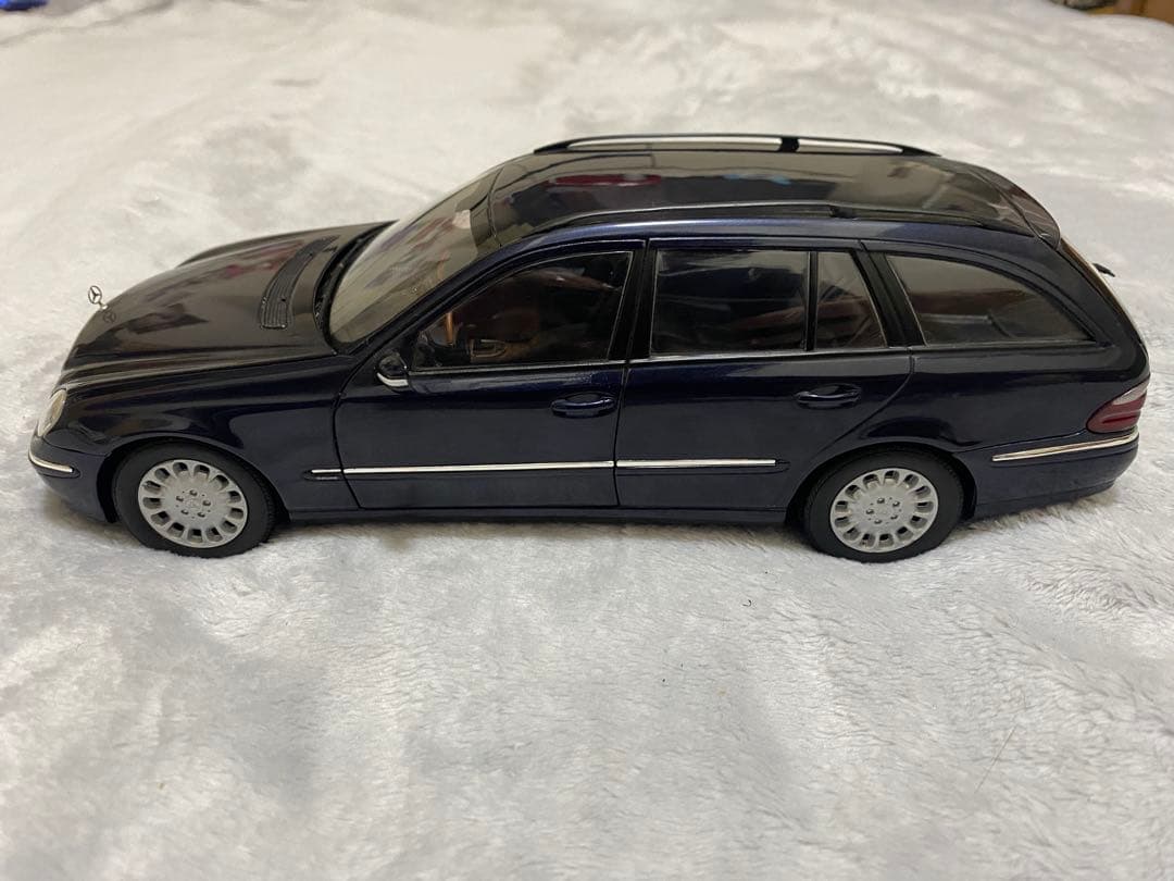 京商 Mercedes-Benz E-Klasse T-Modell 1/18