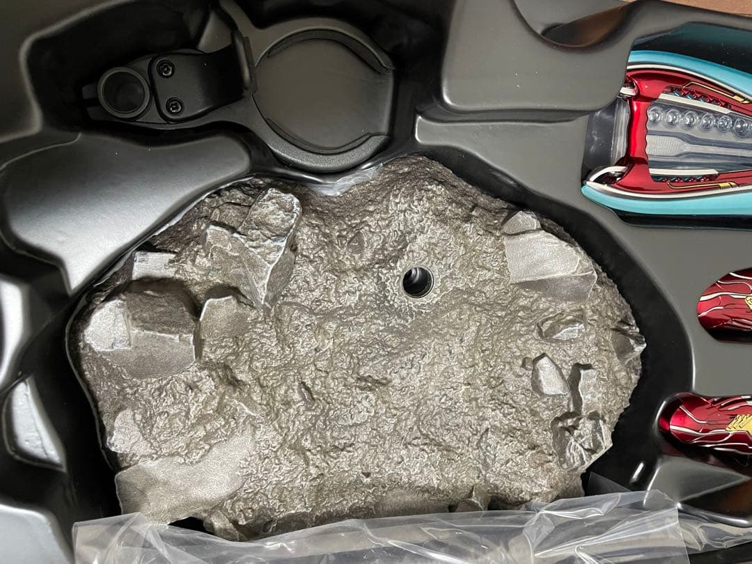 ホットトイズ　アベンジャーズ　アイアンマン・マーク８５　バトルダメージ版