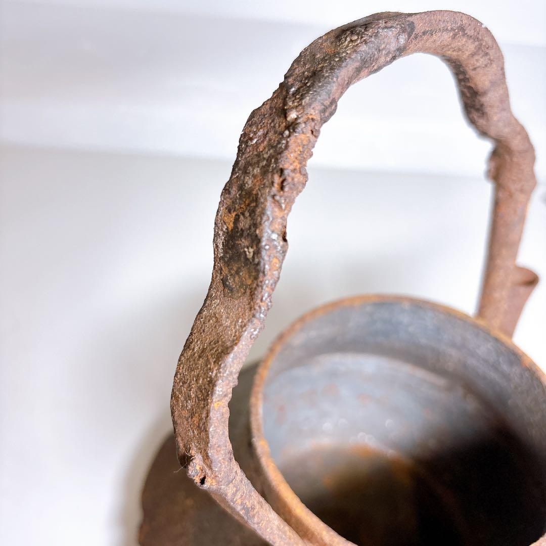 骨董品 南部有坂造　富士形鉄瓶 花草絵図 南部鉄瓶 南部鉄器 在銘 名匠